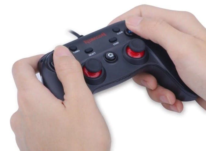 Redragon Saturn Wired X/D-input (Digital/Analog) PC Controller - Black