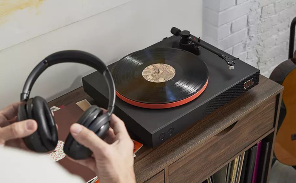 JBL_Spinner_Bluetooth_Turntable_sold_by_Technomobi