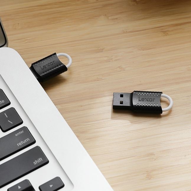 Lexar_Jump_Drive_V40_128GB_USB_Flash_Drive_sold_by_Technomobi