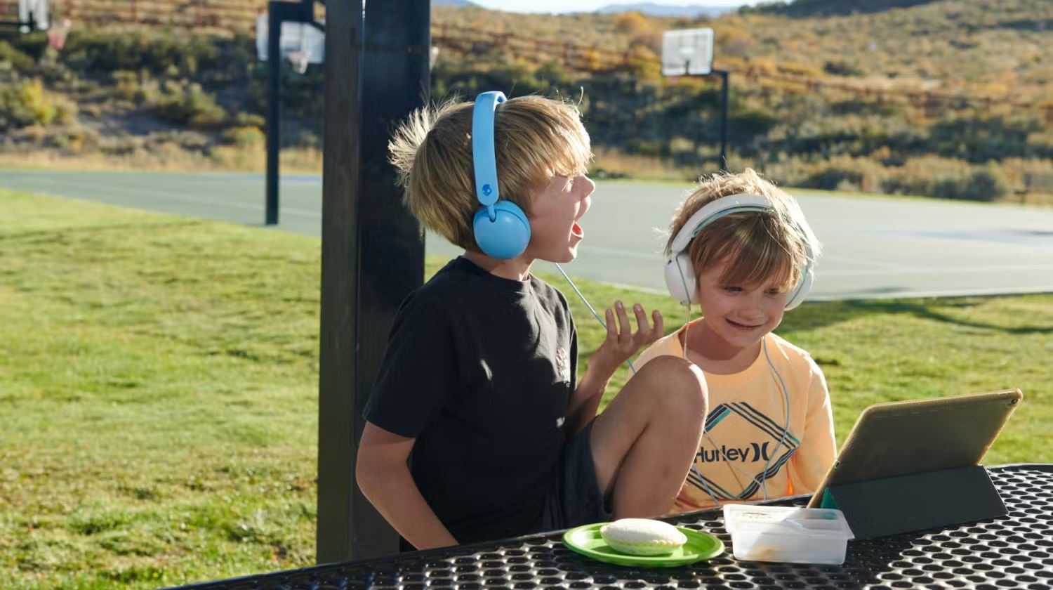 Skullcandy_Grom_Wired_Kids_Headphones_sold_by_Technomobi